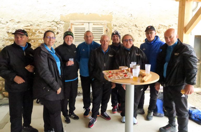 CdF_BellegardePoussieu_28avr2024_Equipe-buffet-768x507